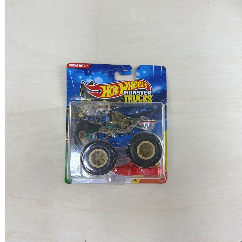 Hot Wheels Monster Trucks Great Bite Shark Camo Die-Cast 1:64 Scale FYJ44 JHY43